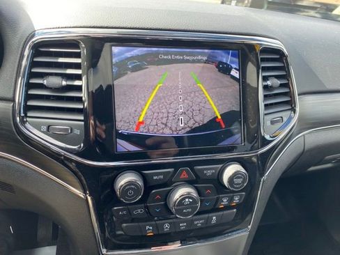 Used 2021 Jeep Grand Cherokee Limited w/ Trailer Tow Group IV AWD/4WD image 24