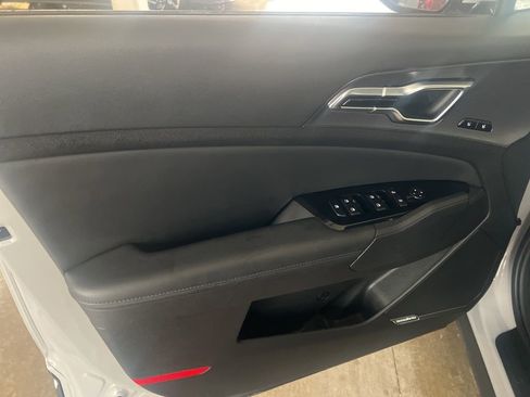Certified 2023 Kia Sportage SX image 7