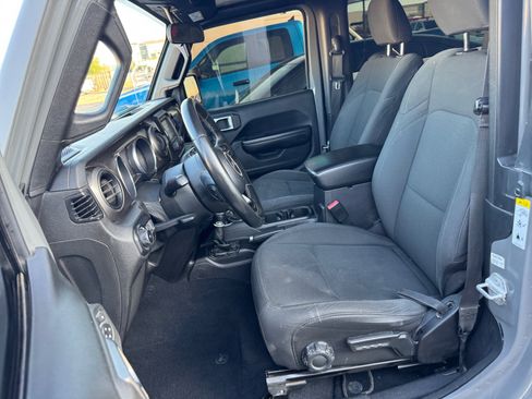 Used 2019 Jeep Wrangler Sport AWD/4WD image 9