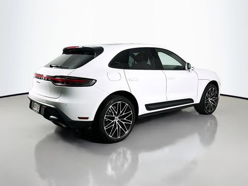 Used 2025 Porsche Macan image 9