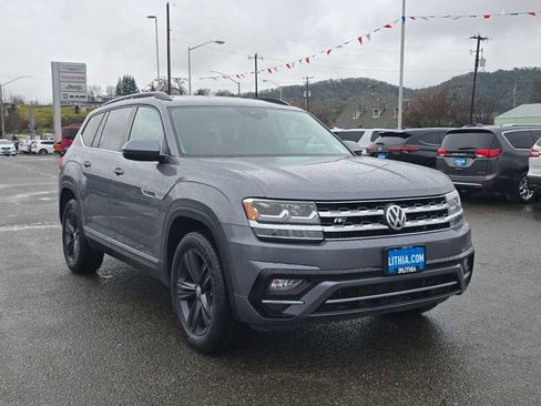 Used 2020 Volkswagen Atlas SE w/ Towing Package image 7