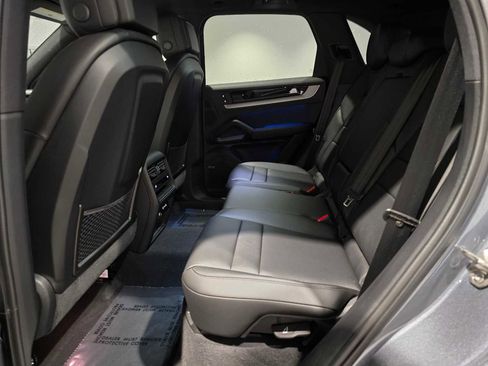 New 2026 Porsche Cayenne image 18
