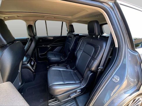 Used 2024 Lincoln Aviator Reserve AWD/4WD image 40
