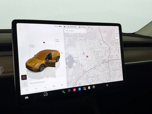 Used 2025 Tesla Model Y Long Range RWD image 22