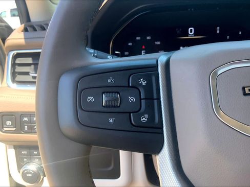 Used 2023 GMC Yukon XL Denali AWD/4WD image 24