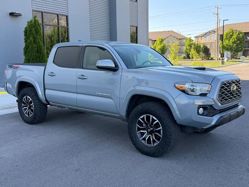 Used 2021 Toyota Tacoma TRD Sport AWD/4WD image 7