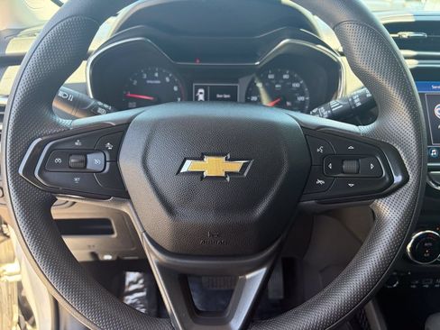 Used 2023 Chevrolet TrailBlazer LT w/ Convenience Package FWD image 36