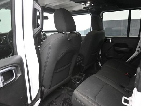 Used 2023 Jeep Gladiator Sport AWD/4WD image 2