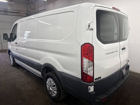 Used 2018 Ford Transit 250 130 Low Roof w/ Exterior Upgrade Package RWD image 4