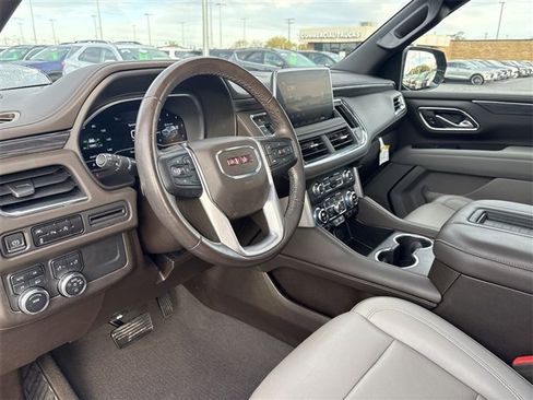 Certified 2023 GMC Yukon SLT image 10