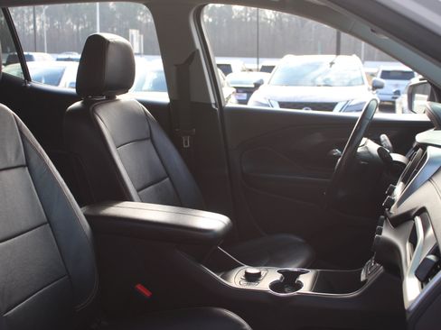 Used 2021 GMC Terrain SLT image 34