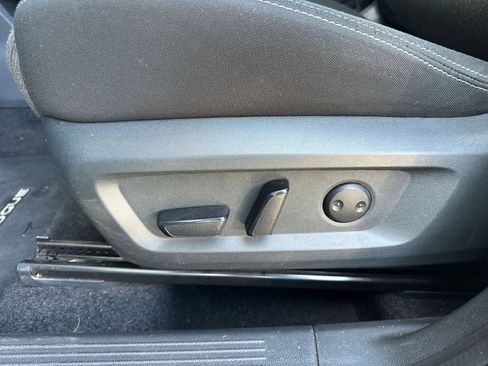 Used 2025 Nissan Rogue SV AWD/4WD image 21