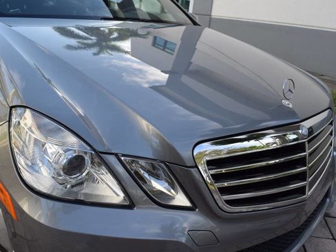 Used 2010 Mercedes-Benz E 350 4MATIC Sedan image 10