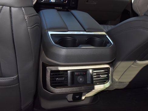 Used 2026 Ford F450 Platinum w/ Platinum Plus Package image 18