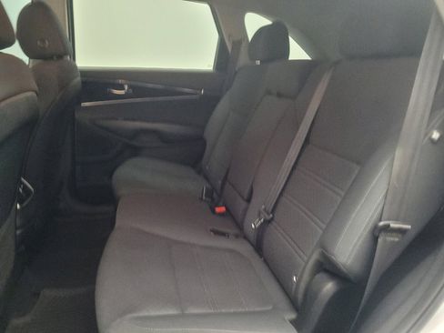 Used 2020 Kia Sorento LX w/ LX I4 Convenience Package FWD image 18