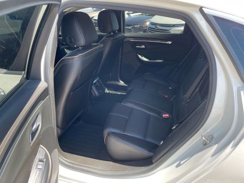 Used 2017 Chevrolet Impala Premier w/ Enhanced Convenience Package FWD image 5