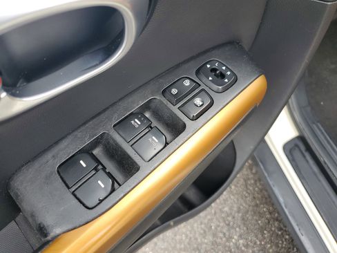 Used 2015 Kia Soul ! w/ Sun & Sound Package image 21