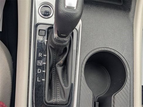 Used 2025 Nissan Altima 2.5 SV image 21