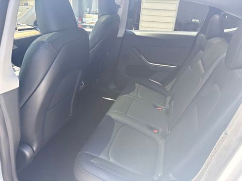 Used 2024 Tesla Model Y Long Range AWD/4WD image 14
