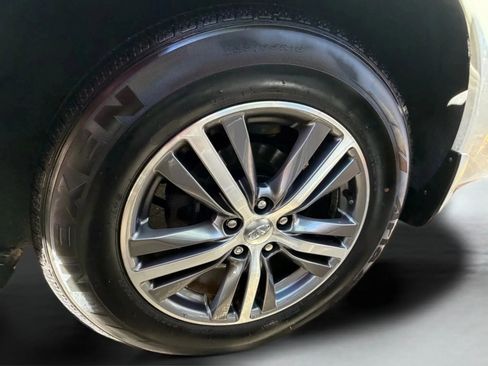 Used 2019 INFINITI QX60 Luxe w/ Essential Package image 42