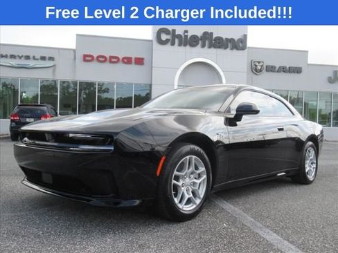 Used 2025 Dodge Charger R/T w/ Quick Order Package 25M R/T image 3