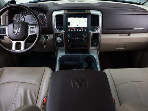 Used 2018 RAM 1500 Laramie AWD/4WD image 2