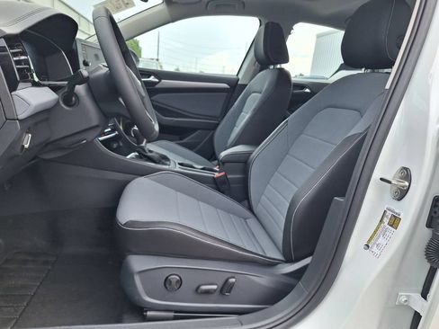 New 2026 Volkswagen Jetta SE FWD image 9