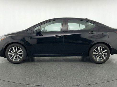 Used 2025 Nissan Versa SV FWD image 5