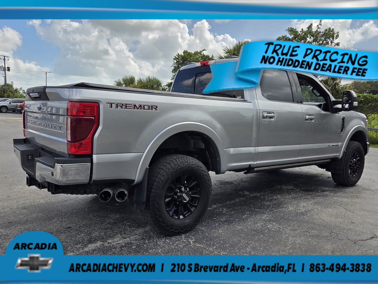 Used 2022 Ford F350 Lariat w/ Tremor Off-Road Package AWD/4WD image 4