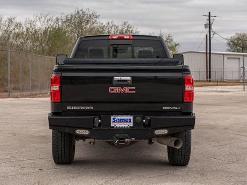 Used 2017 GMC Sierra 2500 Denali w/ Duramax Plus Package image 6