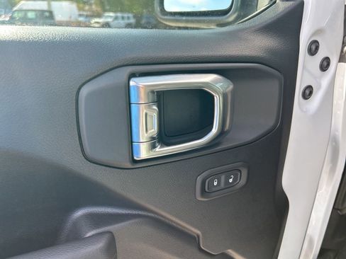 New 2026 Jeep Gladiator Sport image 34