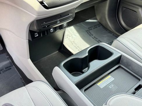 Used 2023 Honda Odyssey Elite image 14