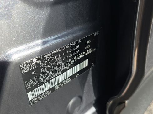 Used 2015 Toyota RAV4 LE FWD image 23