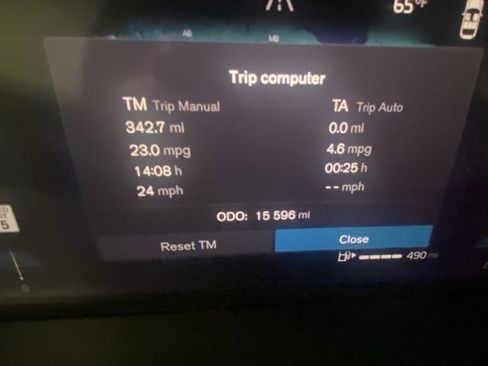 Certified 2025 Volvo XC40 B5 Plus image 17