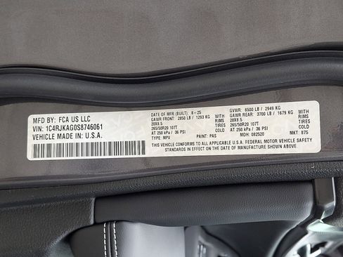 New 2025 Jeep Grand Cherokee L Altitude image 13