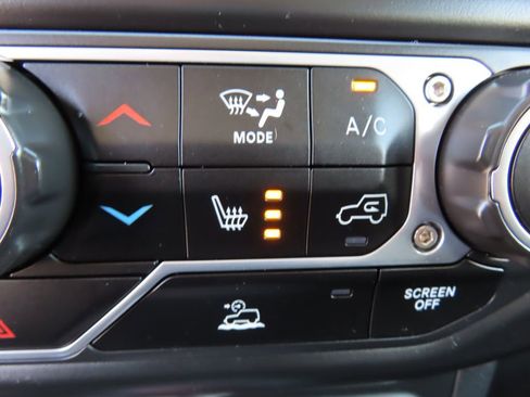 Used 2023 Jeep Wrangler Unlimited Sahara AWD/4WD image 9