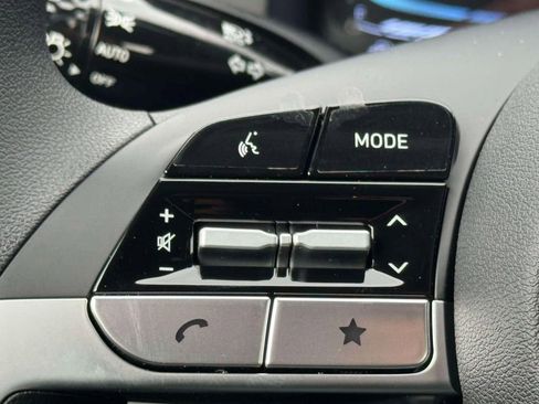 New 2026 Hyundai Elantra SE image 17