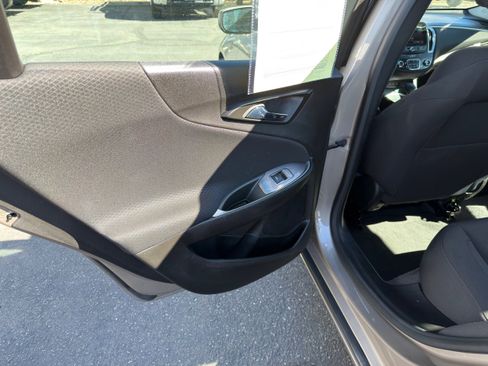 Used 2023 Chevrolet Malibu LT image 17