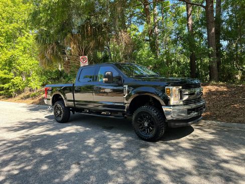 Used 2019 Ford F250 XLT AWD/4WD image 4