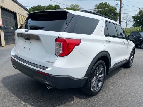 Used 2021 Ford Explorer XLT w/ Equipment Group 202A AWD/4WD image 3