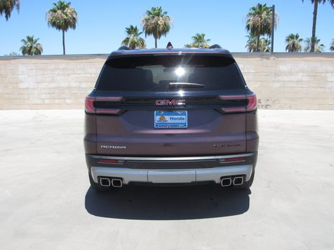 Used 2024 GMC Acadia Elevation w/ Luxury Package FWD image 7