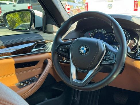 Used 2018 BMW 530i xDrive AWD/4WD image 14
