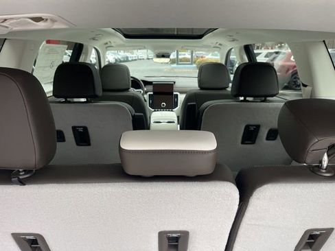 New 2026 GMC Acadia Denali w/ Super Cruise Package image 20