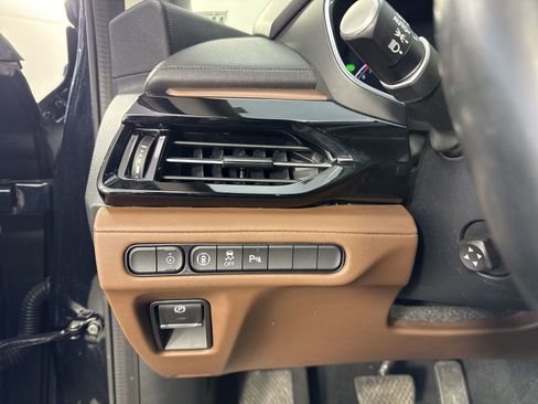 Used 2023 Acura MDX SH-AWD w/ Technology Package image 16