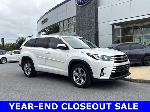 Used 2017 Toyota Highlander Limited image 10