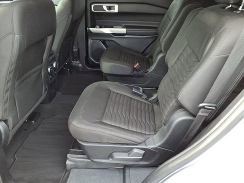 Certified 2021 Ford Explorer XLT image 19