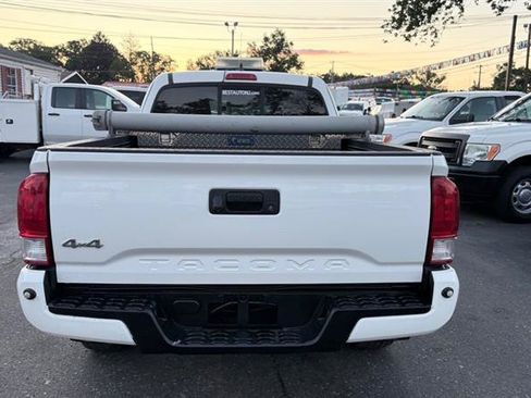 Used 2016 Toyota Tacoma SR w/ SR Convenience Package AWD/4WD image 7