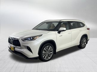 Used 2021 Toyota Highlander Platinum video 3