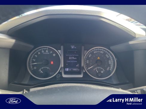 Used 2018 Toyota Tacoma SR5 image 10