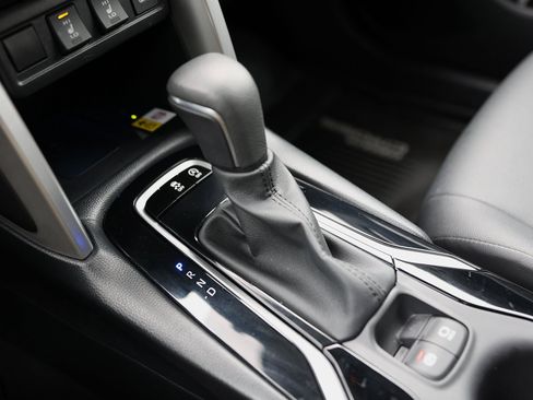 Used 2023 Toyota Corolla Cross XLE image 30